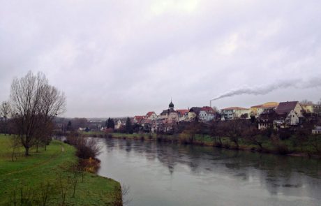Blick auf den Neckar in Jagstfeld